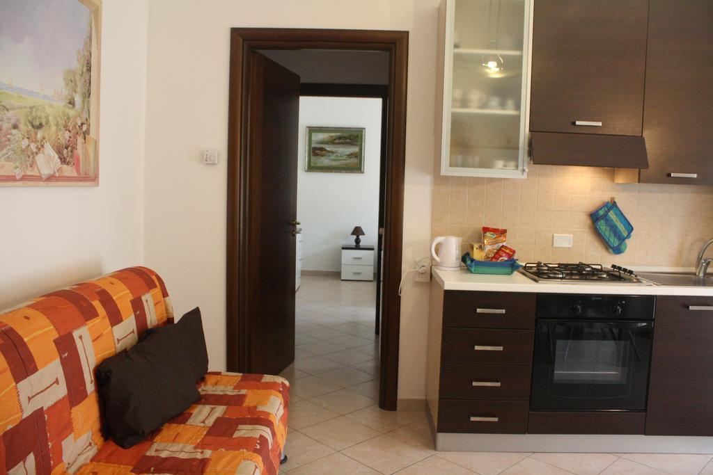 Apartamento La Dimora Di Paola Lecce Habitación foto